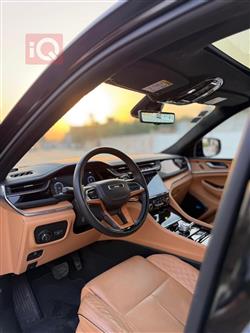 جیپ گراند شیرۆکی